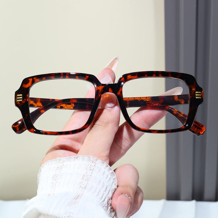 Ladies Fashion Glasses in Modern Square Design Kalsten