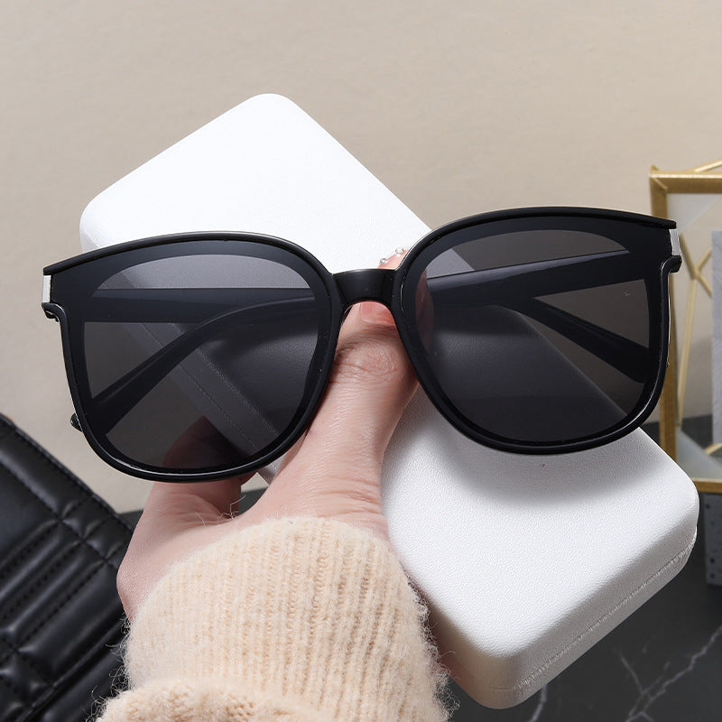 Women's stylish sunglasses with fashionable design Kalsten