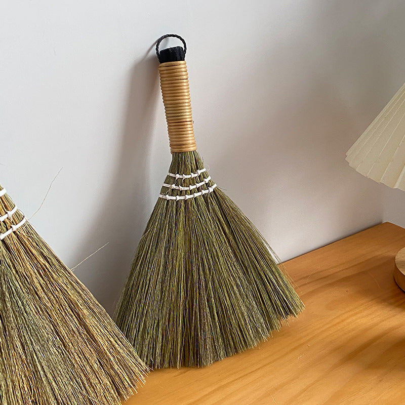 Women's Hand-Woven Broom Kalsten