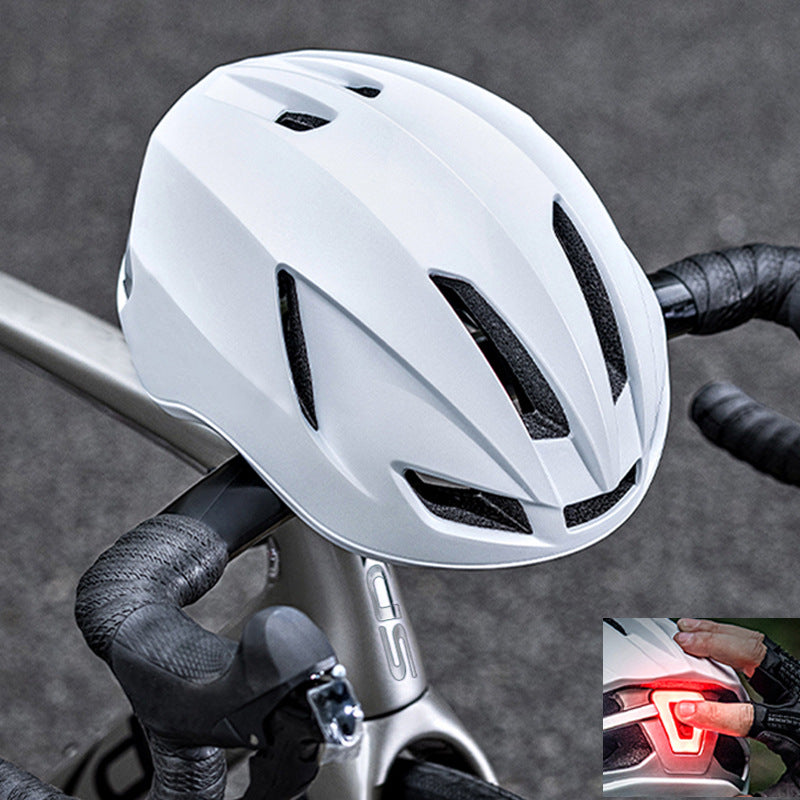 Road bike helmet with integrated safety light Kalsten