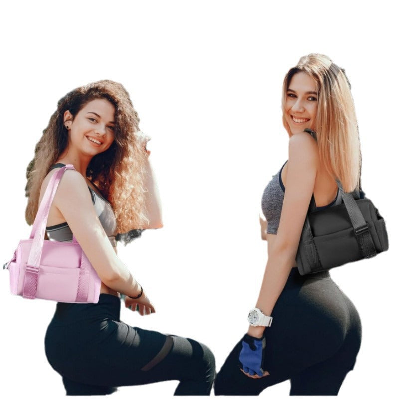 Stylish sports bag with adjustable shoulder straps Kalsten