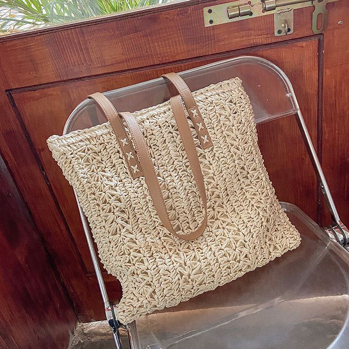 Bag made of woven natural material Kalsten