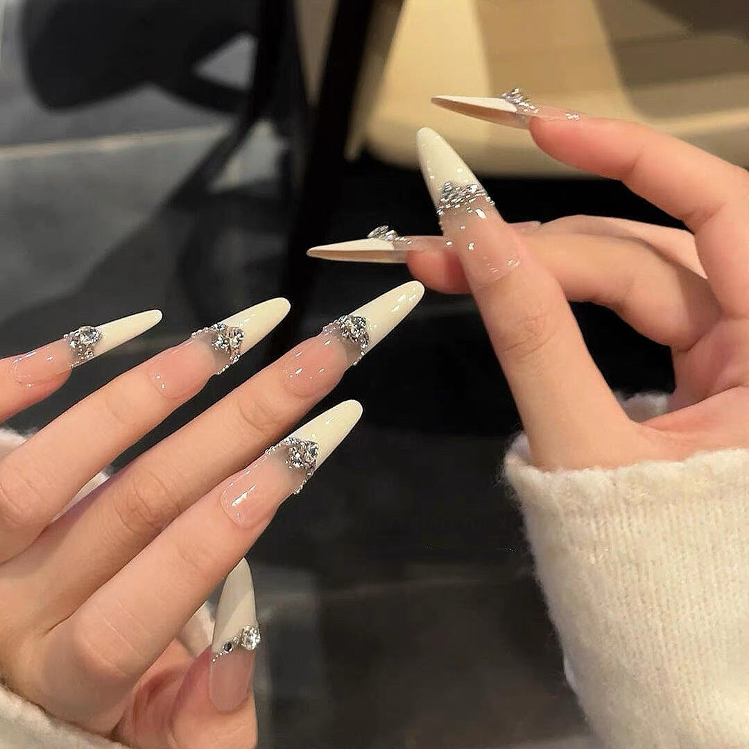 Elegant Decorated Artificial Nail Set Kalsten