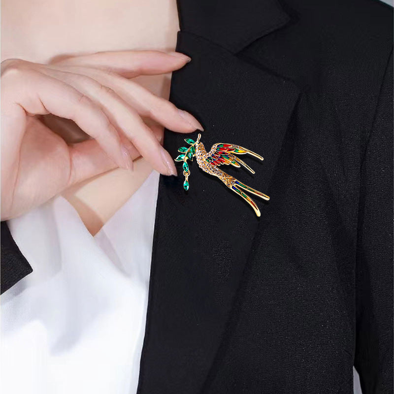 Enchanting Feather Brooch Kalsten
