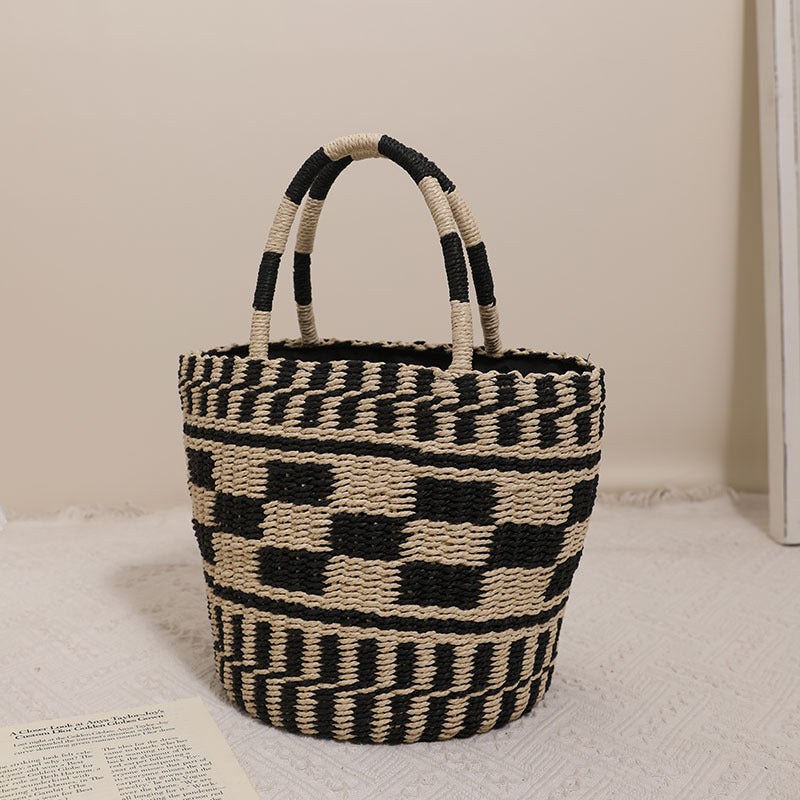 Handcrafted basket bag with modern geometric pattern Kalsten