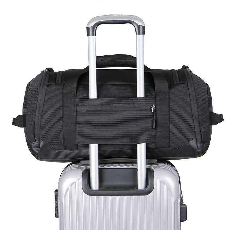 Spacious sports and travel bag with reinforced bottom Kalsten