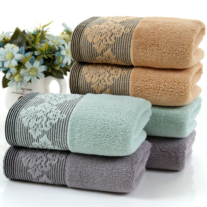 Ladies luxurious terry bath towel with elegant lace trim Kalsten