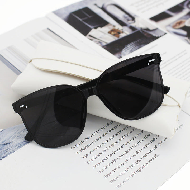 Ladies Cat-Eye Sunglasses with Elegant Design Kalsten