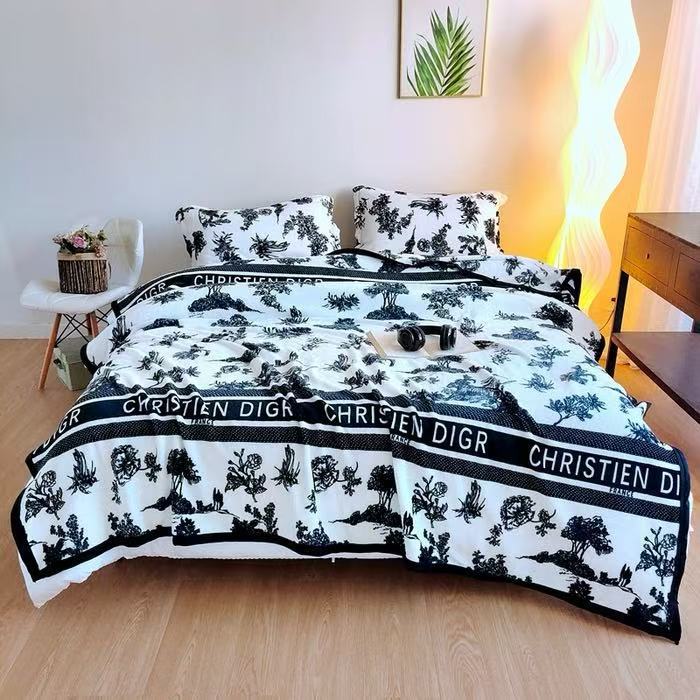 Women's Fluffy Cuddle Blanket with Playful Cloud Pattern Kalsten