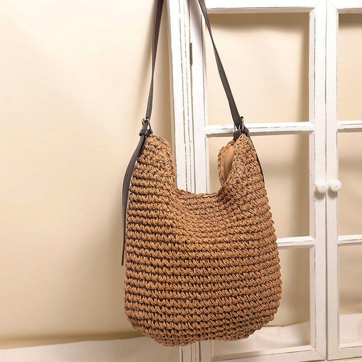 Casual handbag with wide shoulder strap Kalsten