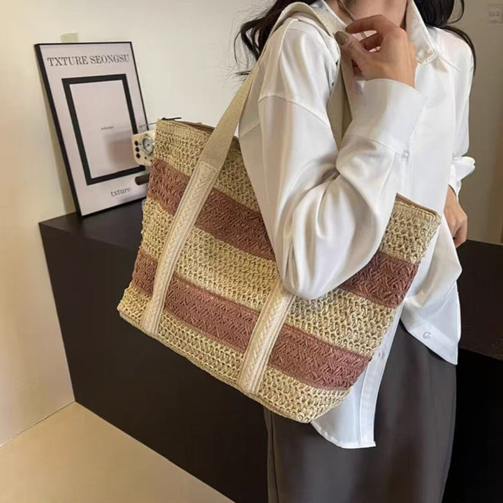 Stylish beach bag with structured design Kalsten