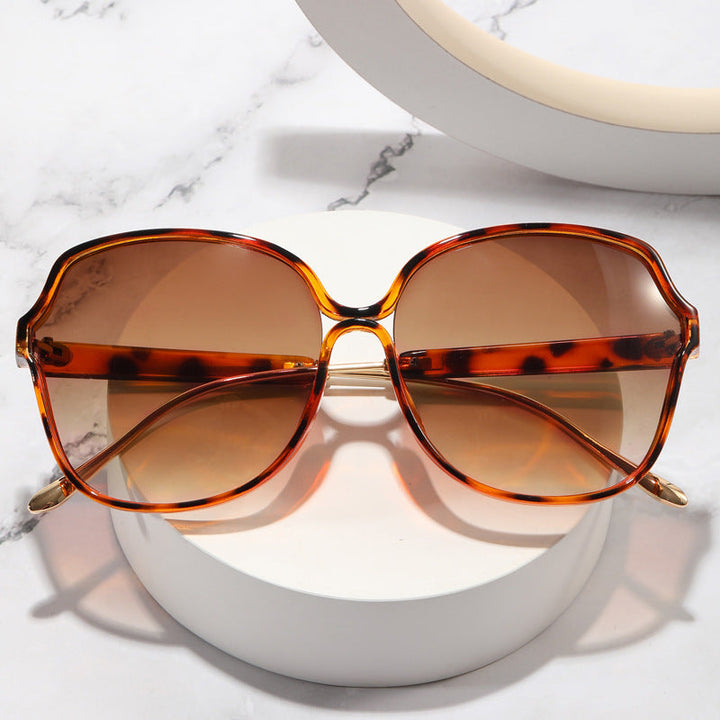Women's sunglasses in elegant oversized design Kalsten
