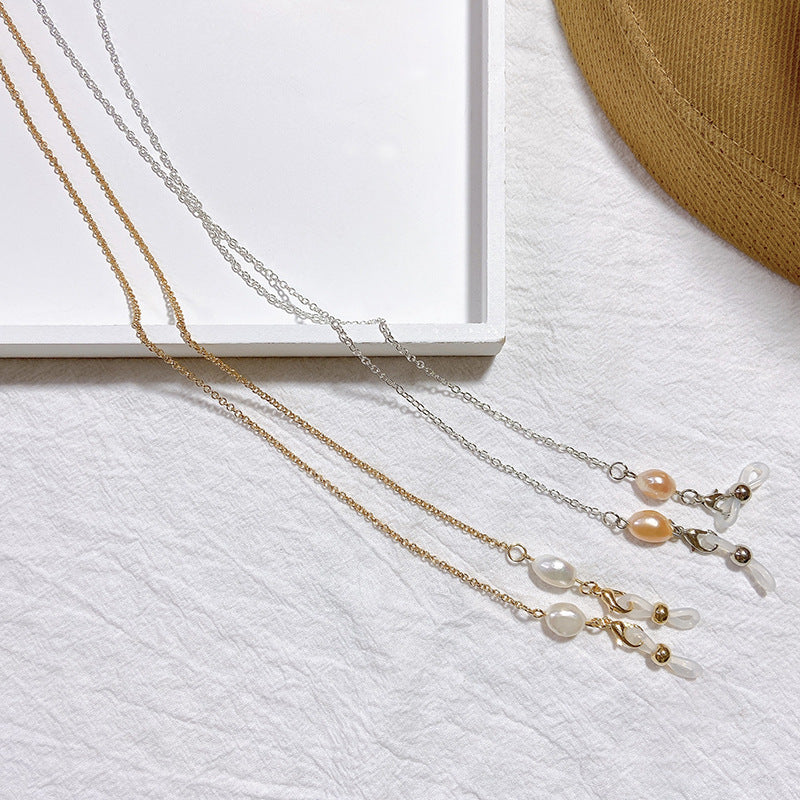 Elegant jewelry holder chain with pearl and gold accents Kalsten