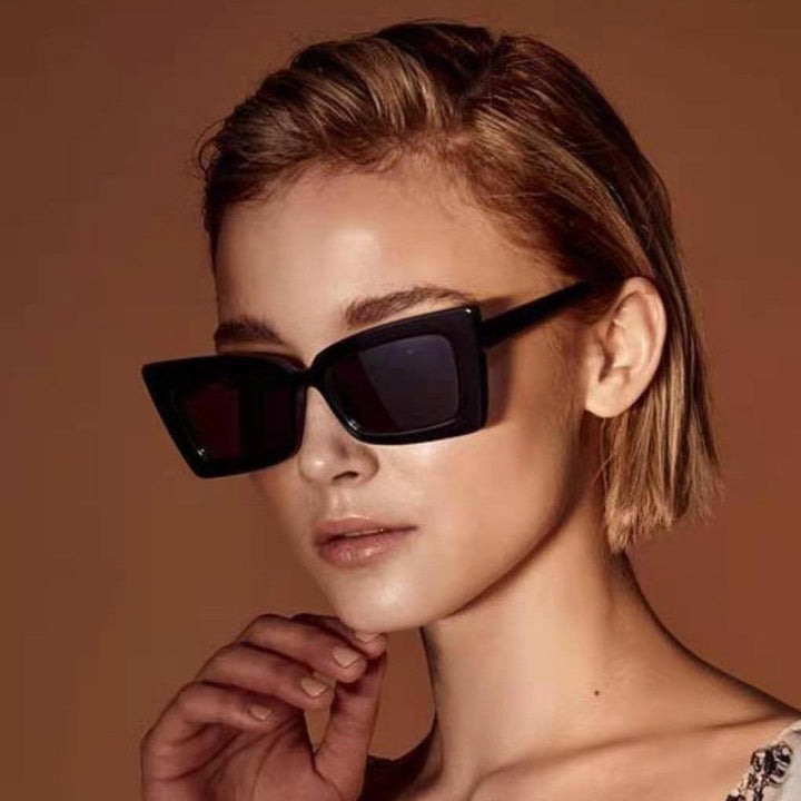 Women's stylish sunglasses with wide frame and distinctive design Kalsten