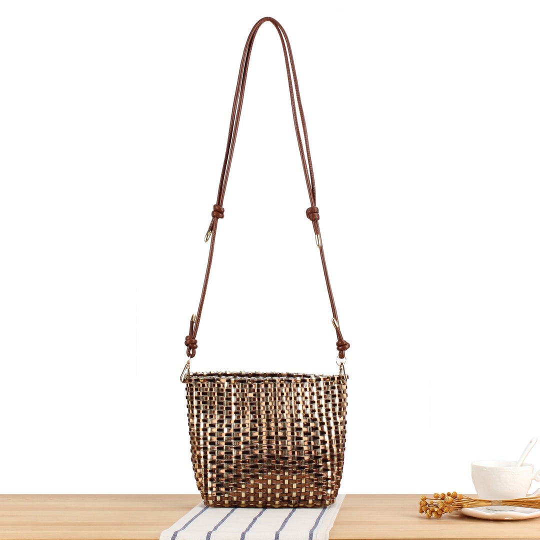 Shoulder bag made of handwoven synthetic material with fashionable sliding mechanism Kalsten