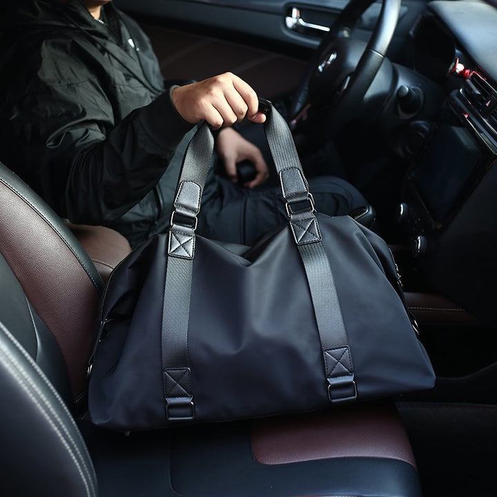 Sporty travel bag with innovative storage solution Kalsten