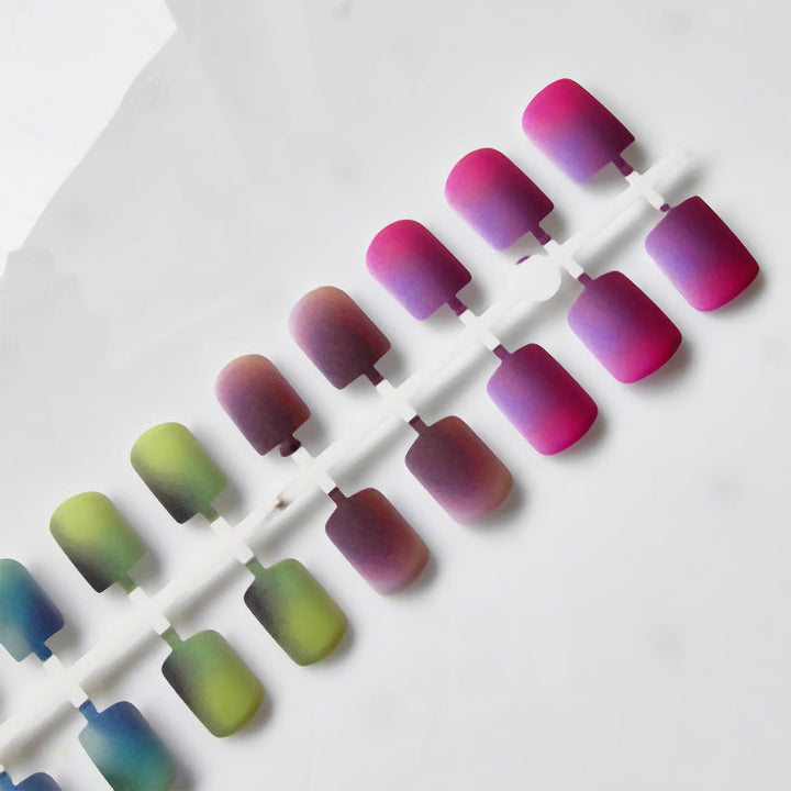 Artificial nails in elegant ombre design Kalsten