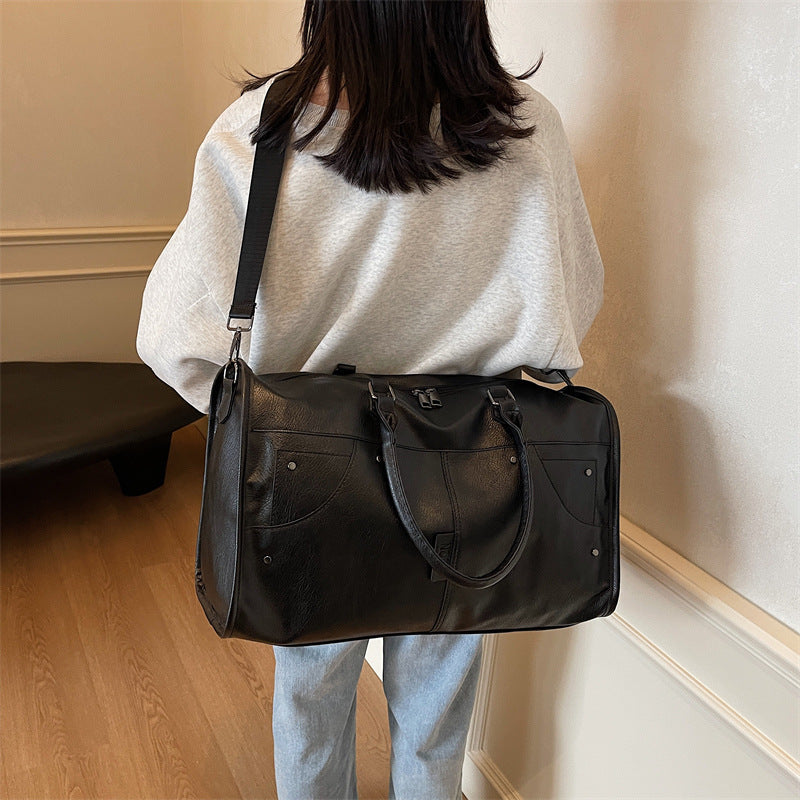 Elegant leather bag with stylish design and versatile carrying options Kalsten