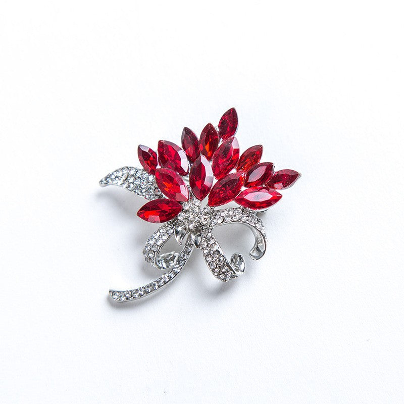Sparkling brooch with floral design Kalsten