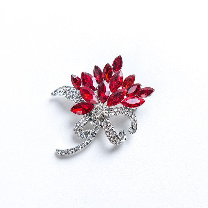 Sparkling brooch with floral design Kalsten