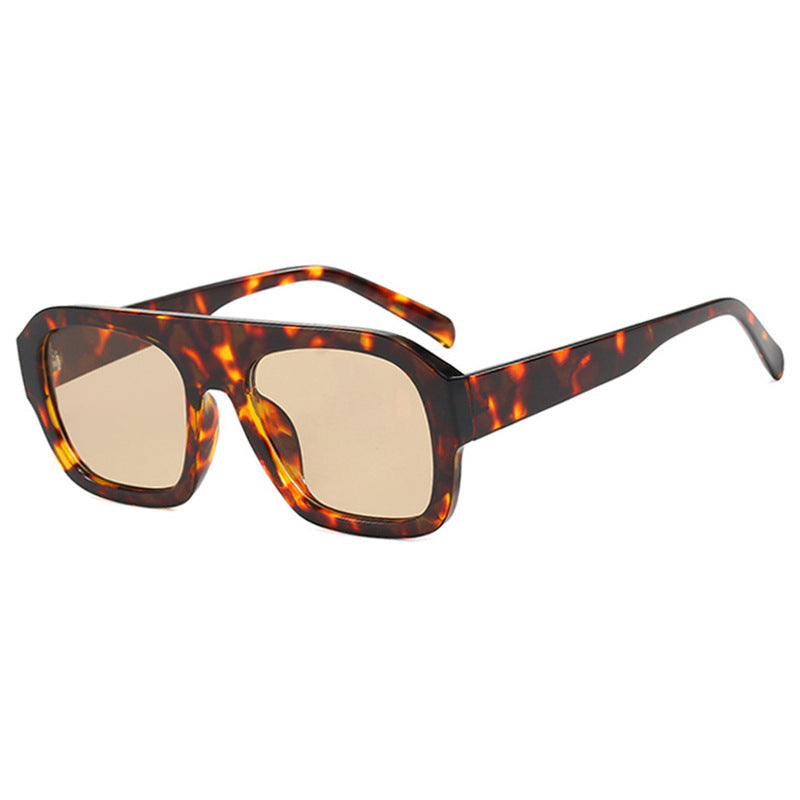 Women's fashionable sunglasses with a sturdy frame and wide lenses Kalsten
