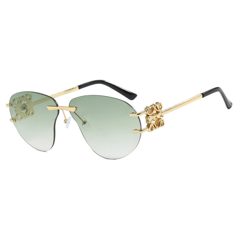 Women's fashionable sunglasses in elegant aviator style with gemstone details Kalsten