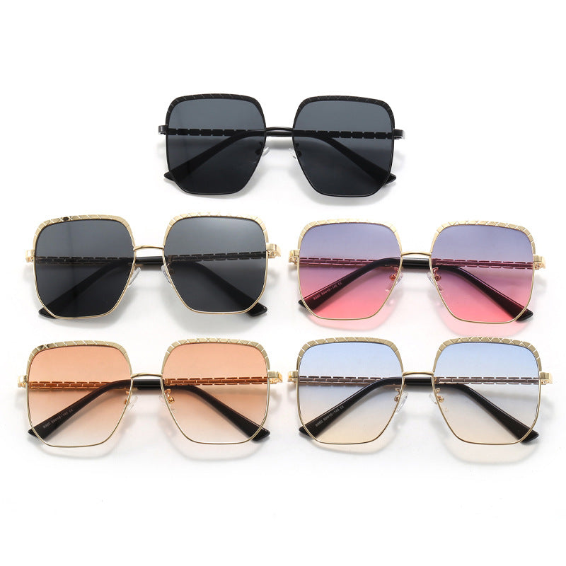 Ladies' fashionable sunglasses with square frame and stylish details Kalsten