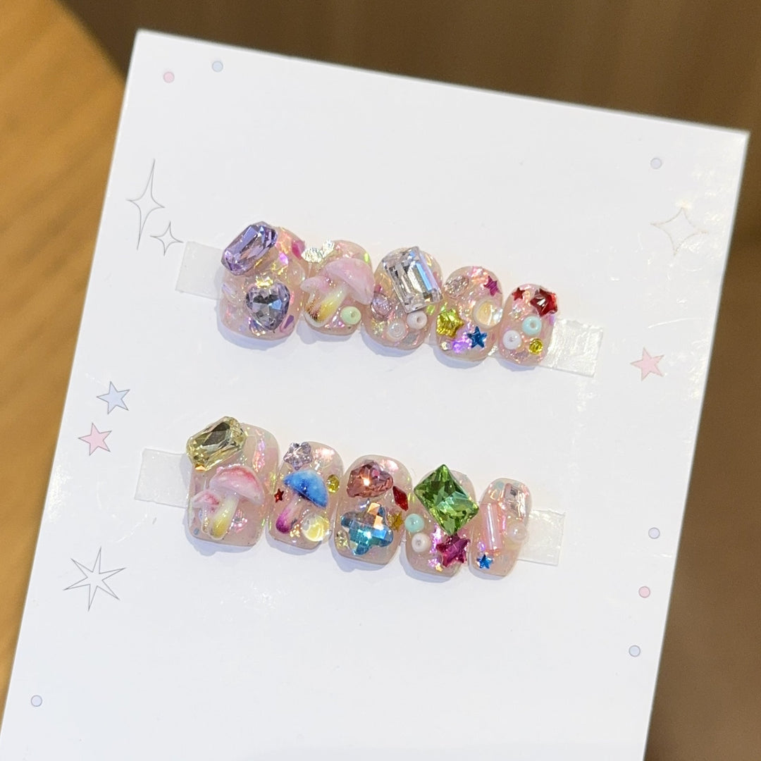 Artificial nails with sparkling crystal accents Kalsten