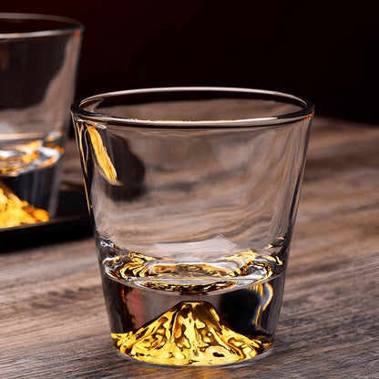 Whisky glasses with Fuji motif – Elegant set for connoisseurs
