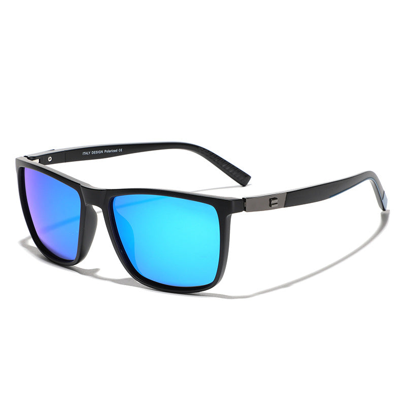 Women's stylish sunglasses with a sturdy frame construction Kalsten