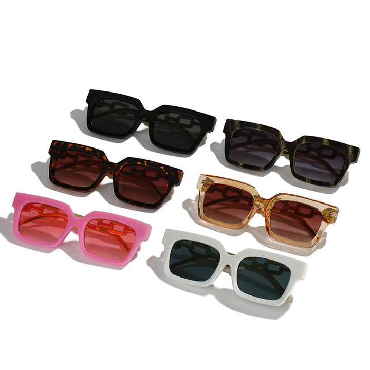 Women's fashionable sunglasses with unique chain element Kalsten