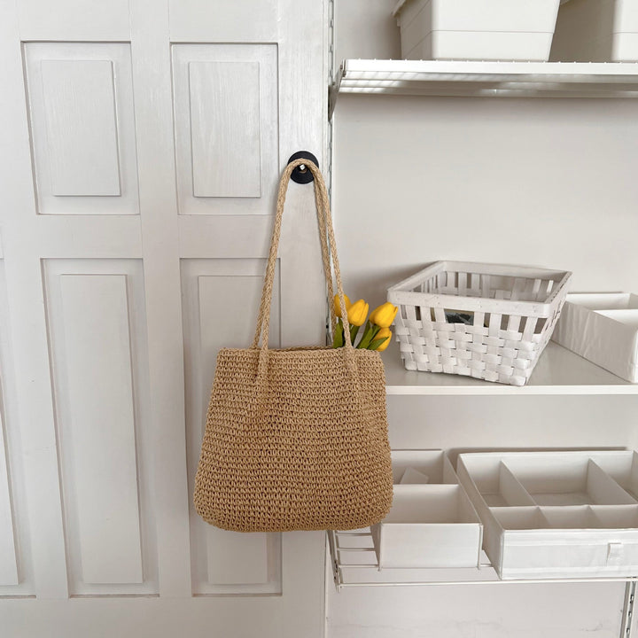 Elegant Bast bag with spacious interior Kalsten
