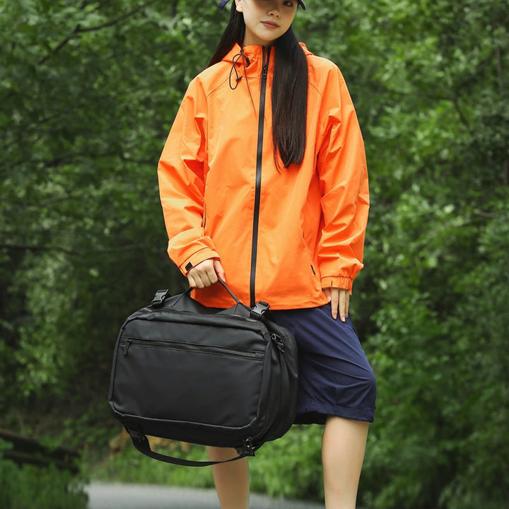 Practical shoulder bag with versatile compartments Kalsten