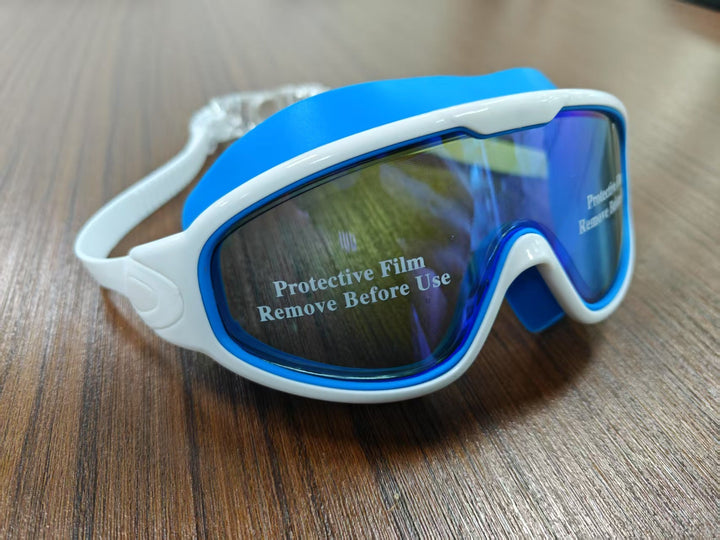 Swimming mask with adjustable comfort and clear field of vision Kalsten