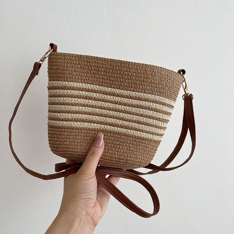 Handcrafted Straw Bag with Modern Design Kalsten