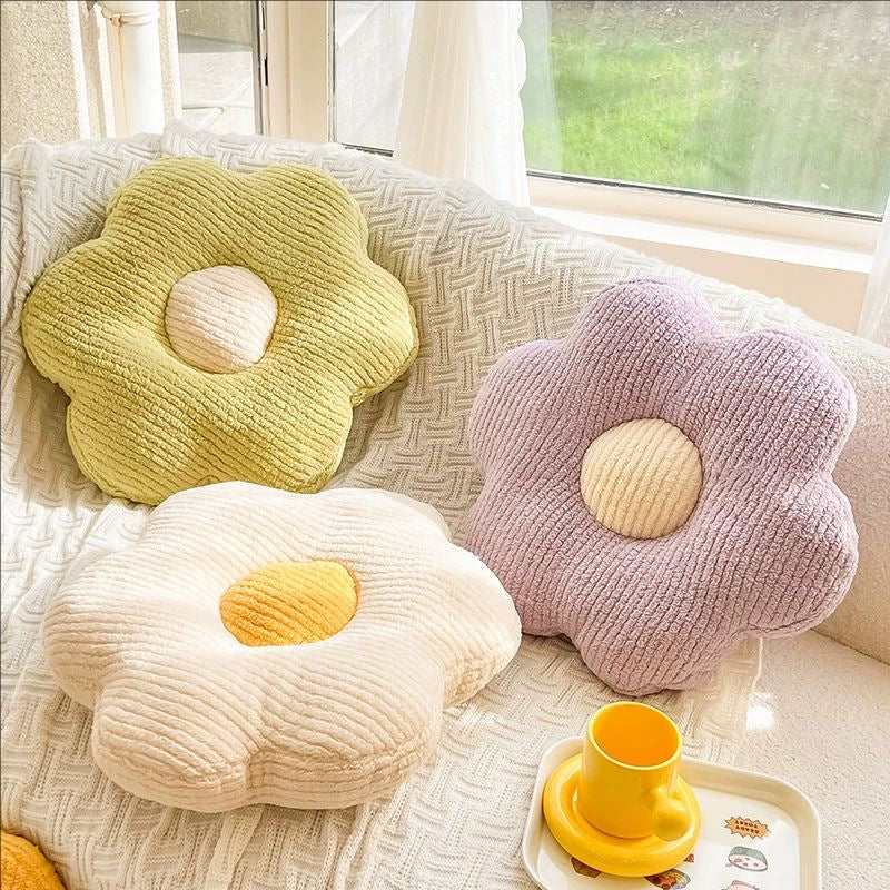 Flower-shaped cuddly pillow Kalsten