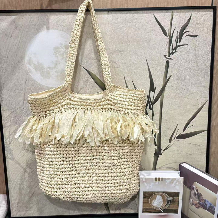 Charming Bast handbag with decorative fringes Kalsten