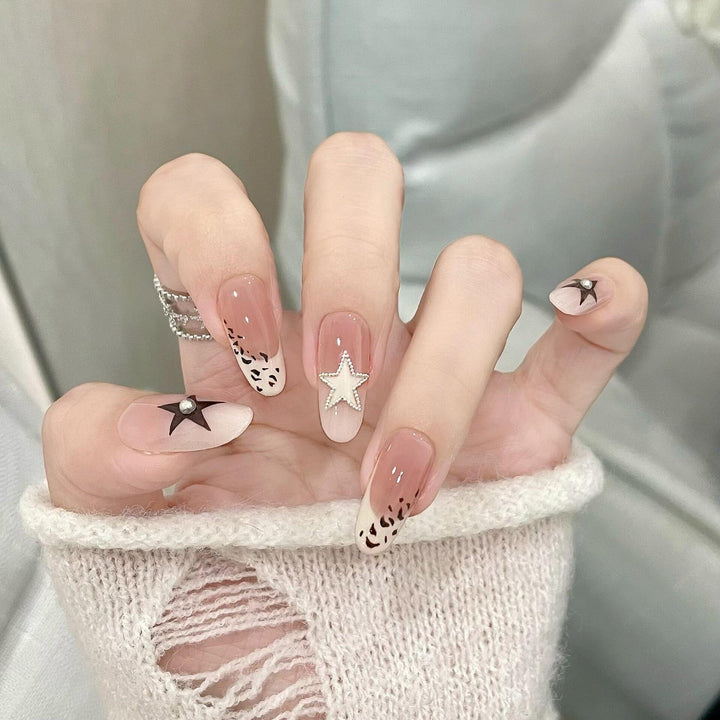 Artificial Nail Design with Festive Star Motif Kalsten