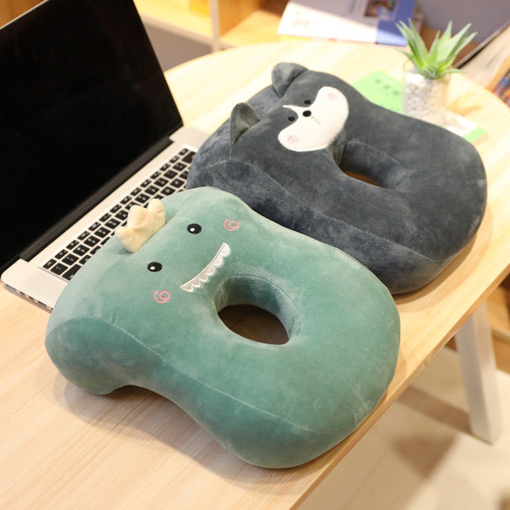Plush neck support pillow in carrot shape Kalsten