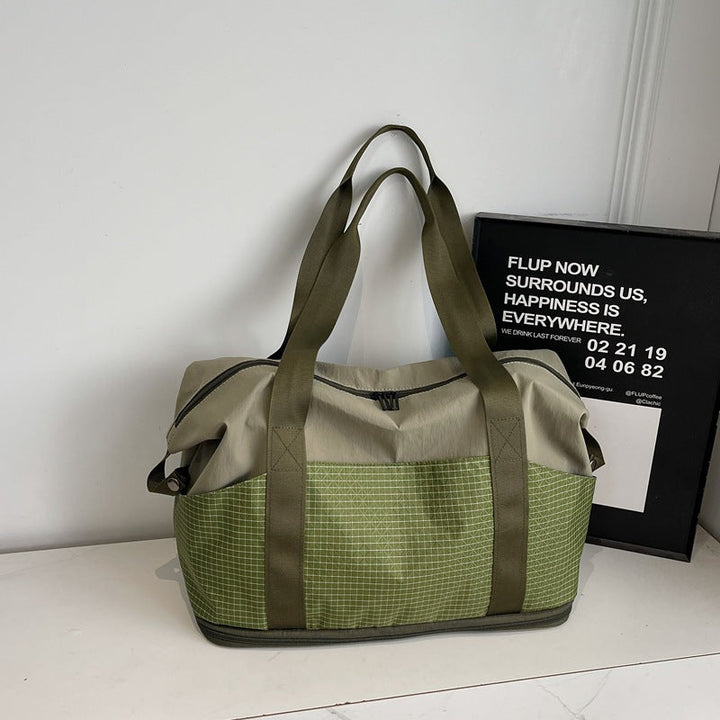 Multifunctional sports and travel bag with innovative compartment arrangement Kalsten