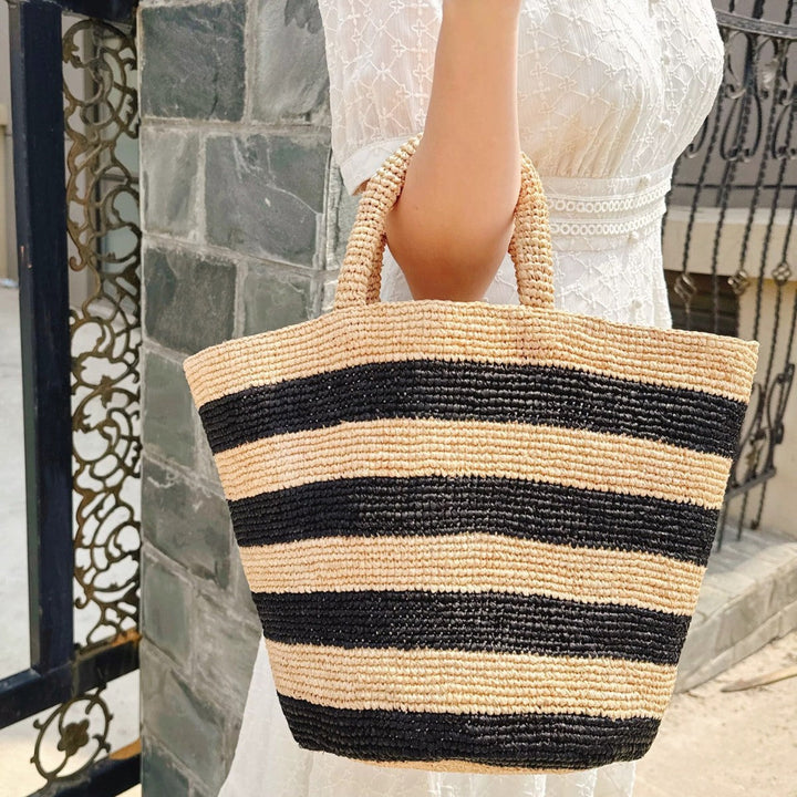 Handwoven beach bag in modern striped pattern Kalsten