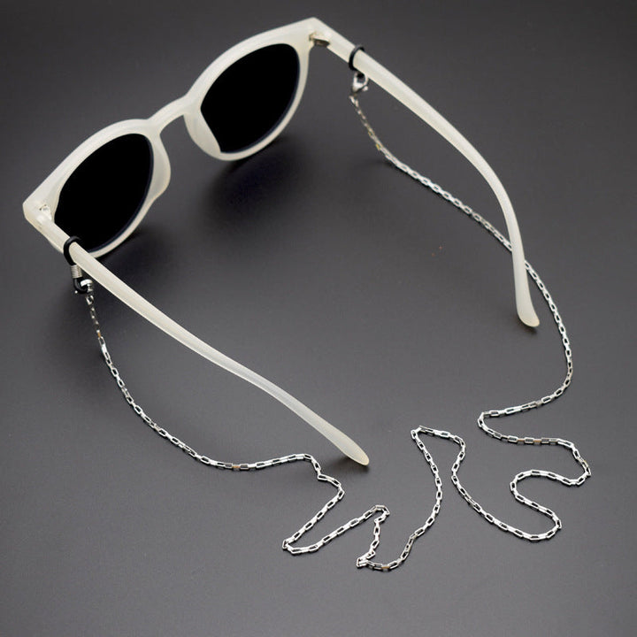 Sleek Silver Chain Eyewear Holder Kalsten