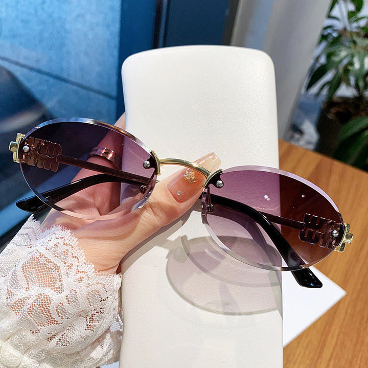 Ladies fashionable sunglasses in elegant oval design Kalsten