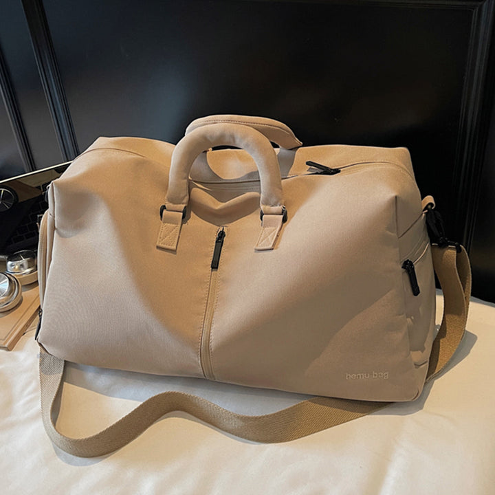 Modern travel bag with versatile carrying options Kalsten