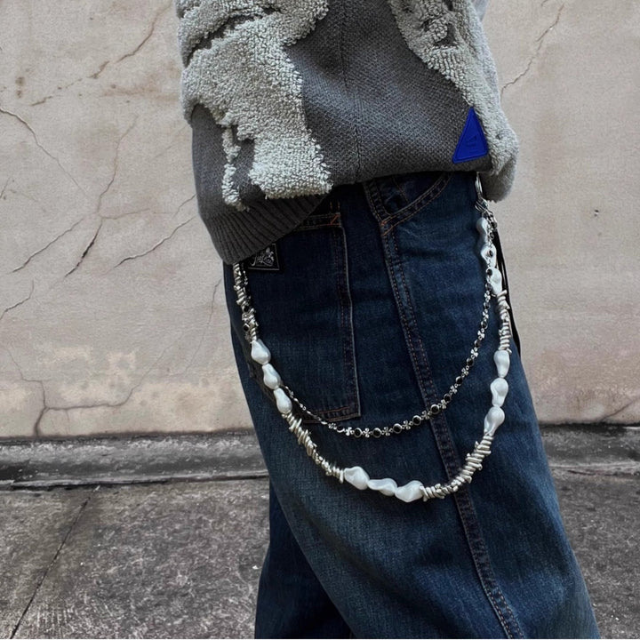 Fashionable chain belt with pearl and metal accents Kalsten