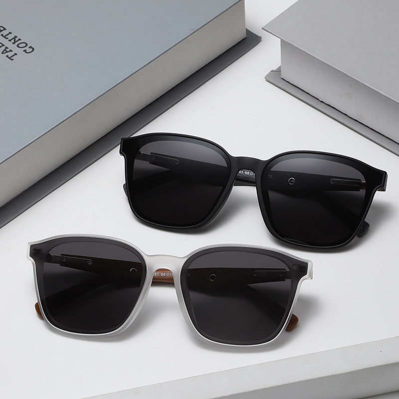 Women stylish oversized sunglasses with wooden accents Kalsten