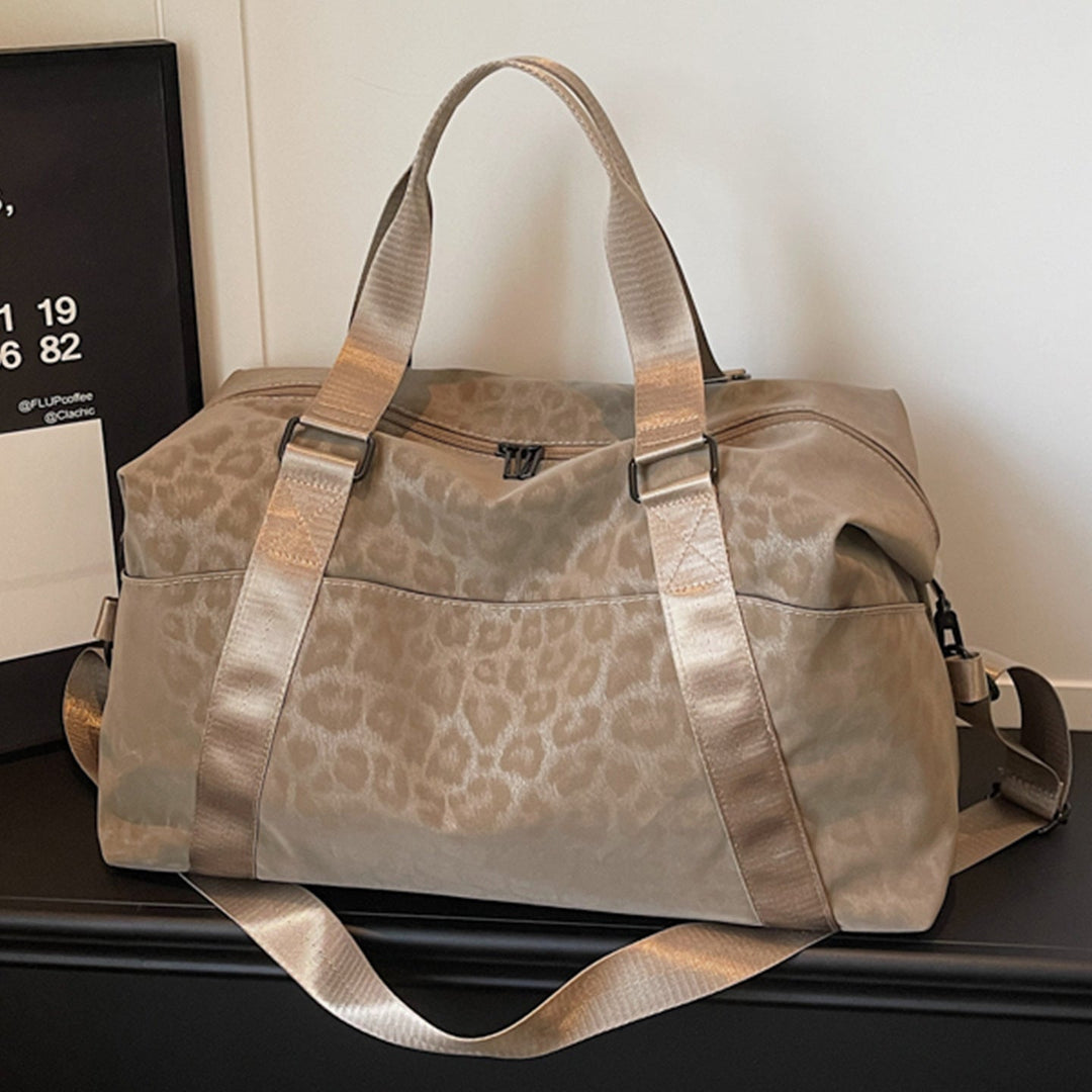 Sporty travel bag with structured upper material Kalsten