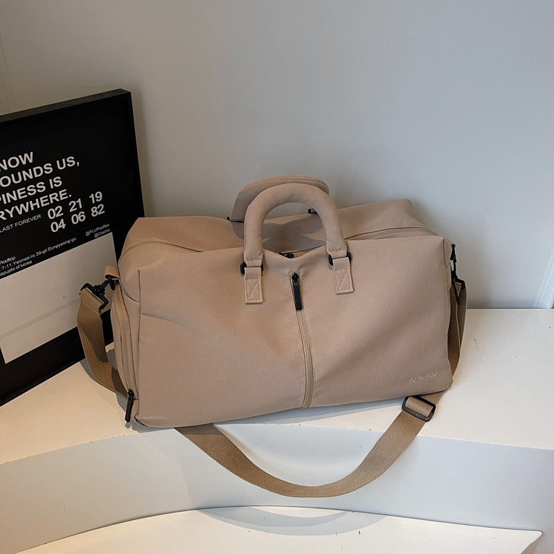 Modern travel bag with versatile carrying options Kalsten