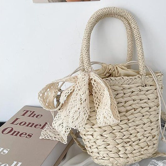 Playful basket bag with lace ribbon Kalsten