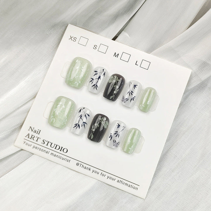 Elegant Artificial Nails with Shimmering Effect Kalsten